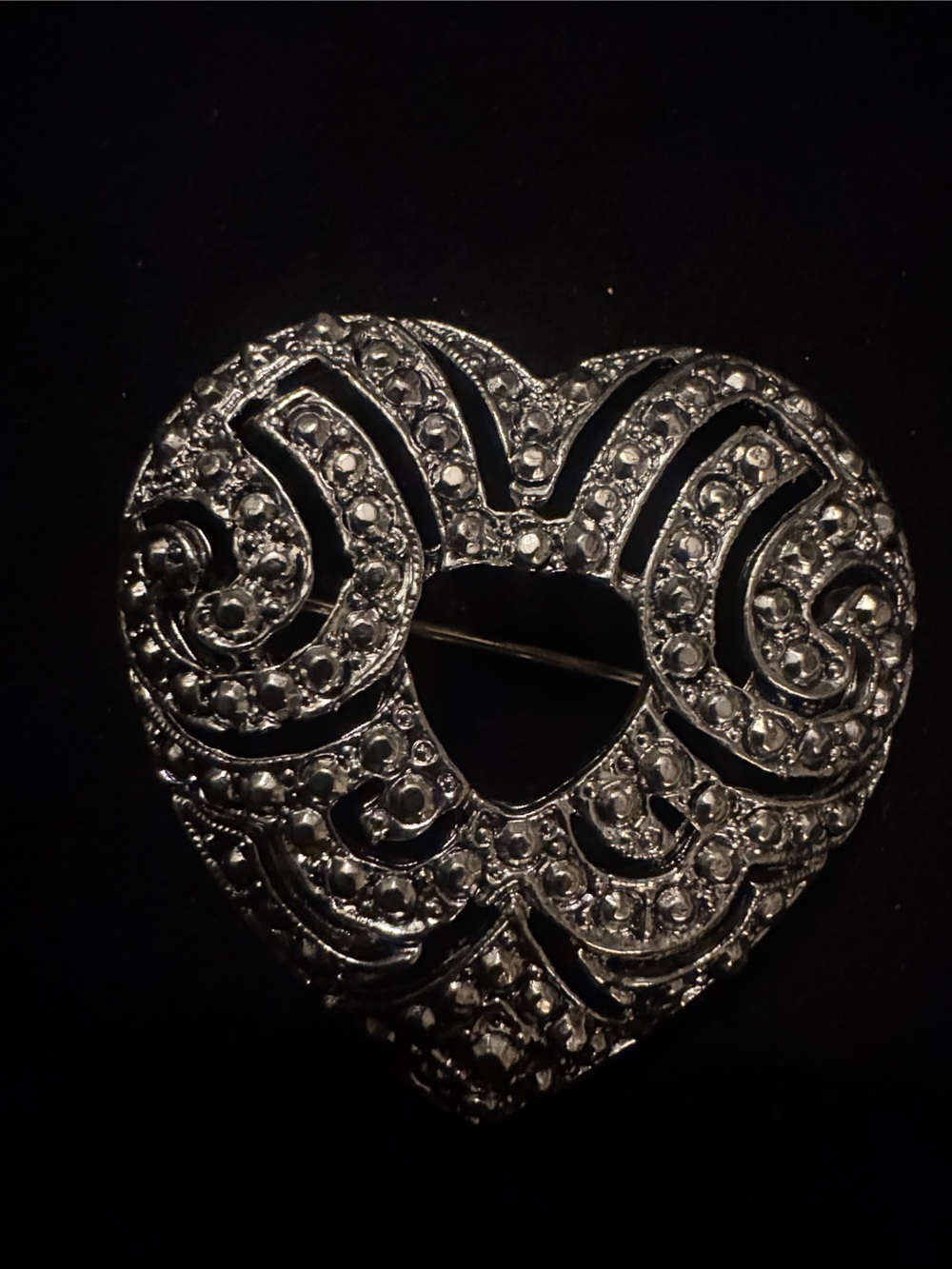 Vintage-Inspired Heart Filigree Brooch in gun metal Silver